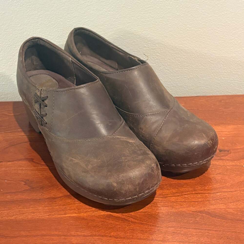 Dansko Stacie Brown Oiled Leather Slip-On Clogs Shoes 40 9.5/10